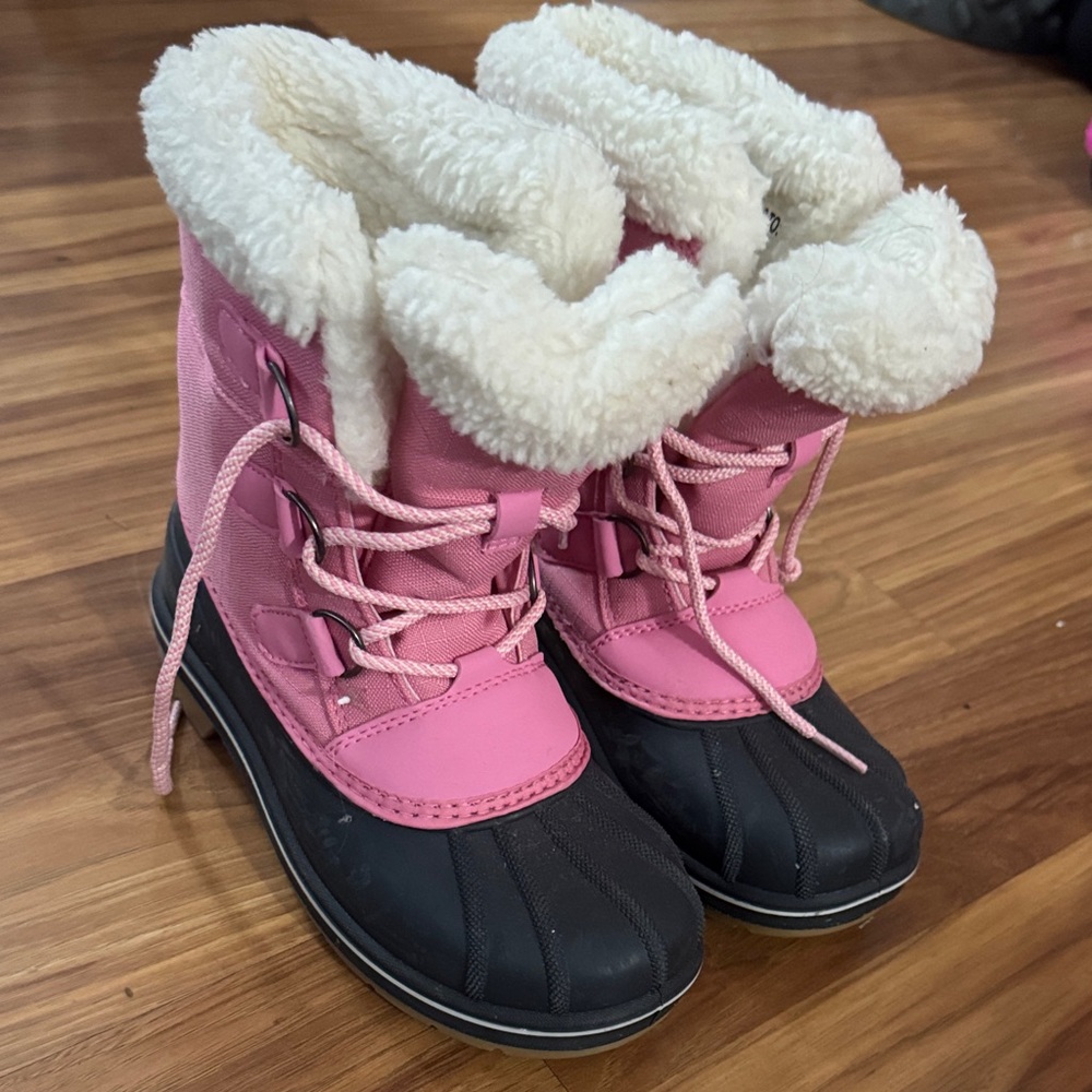 Cozy Pink and Black Kids Snow Boots